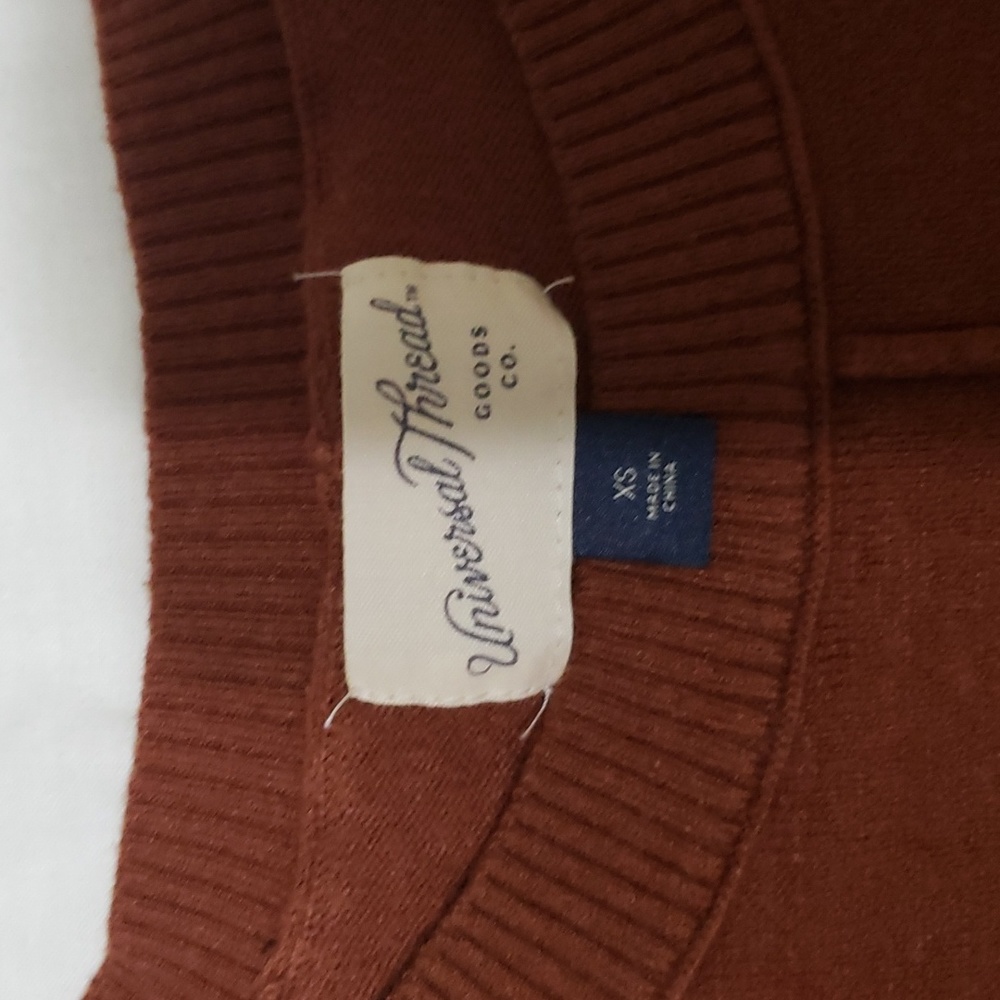 Universal Thread One Pocket Top - Picture 3 of 4